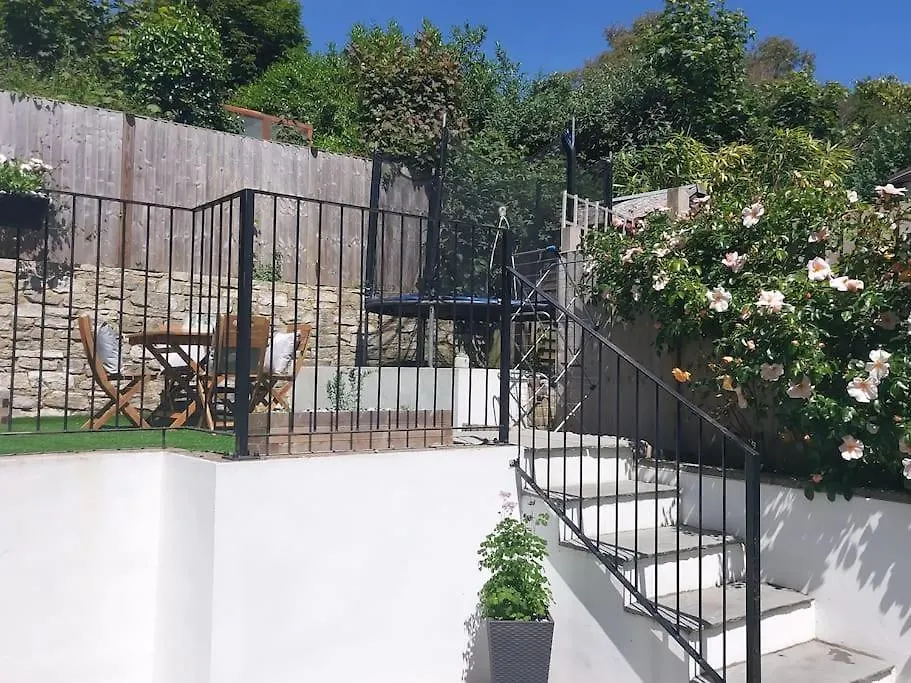Large Family Apartment, Walking Distance To Beach With Private Garden & Parking Bournemouth 0*,
