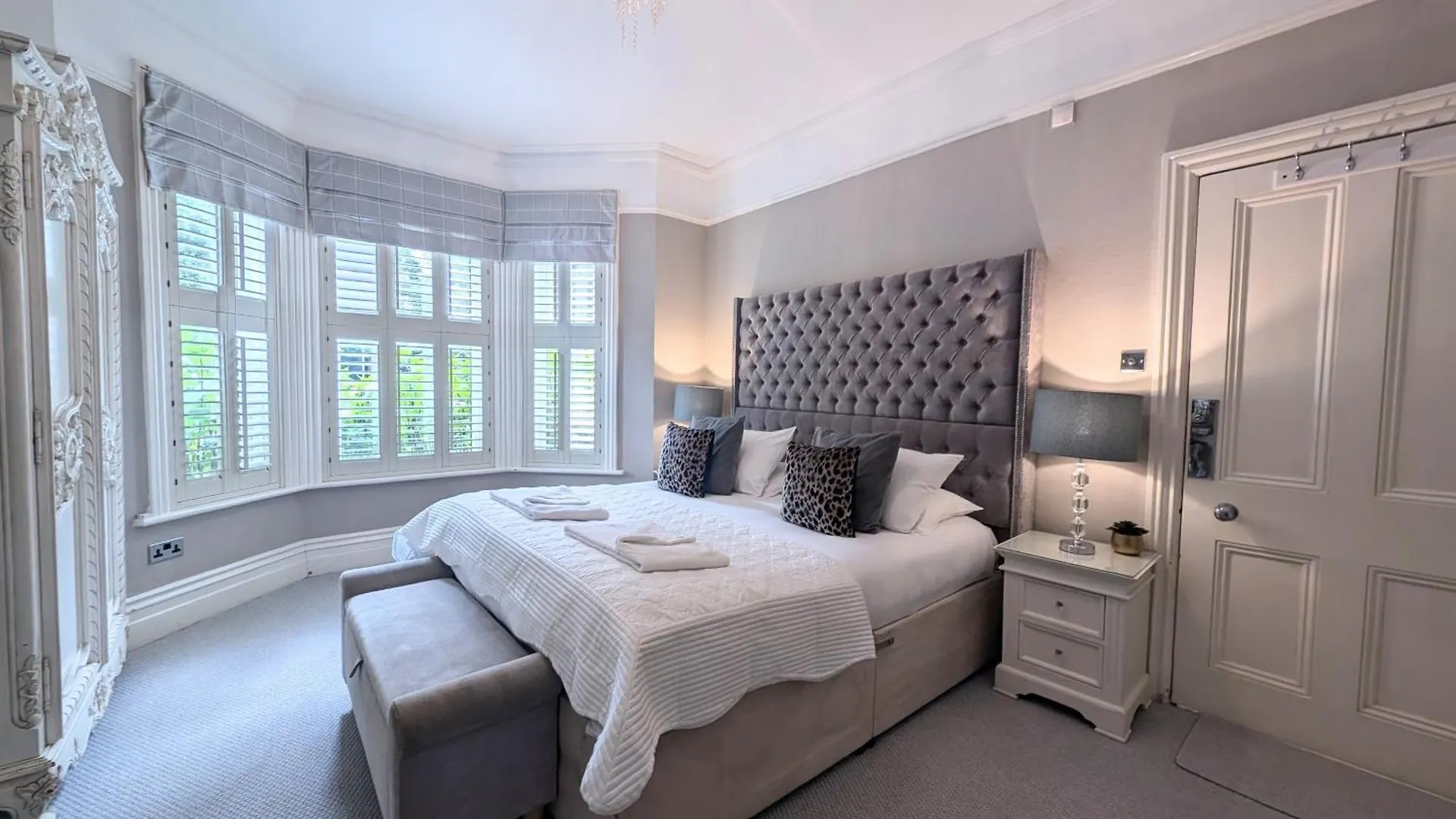 Apartment Large Family Apartment, Walking Distance To Beach With Private Garden & Parking Bournemouth