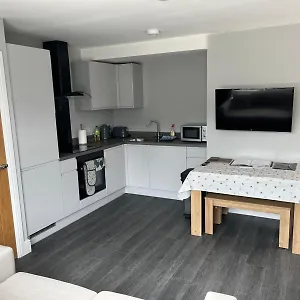 1 Bedroom Ground Floor Apartment